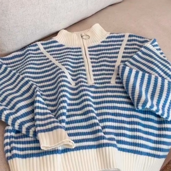 BLUE AND WHITE RIBBED SWEATER. W quarter zip detail. Elastic band. Size L NEW!! - Picture 1 of 4
